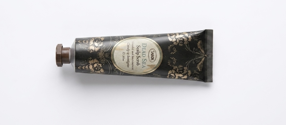 頭皮の臭いとベタつきが気になる男性へ｜SABONヘッドスクラブ 黒レビュー